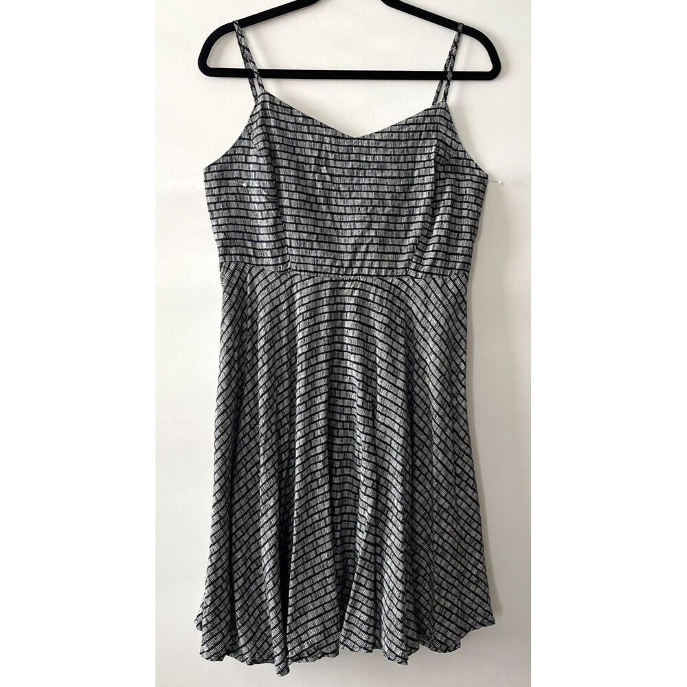 NWOT Old Navy Fit & Flare Cami Dress Black White Print Women Size L-(ep)